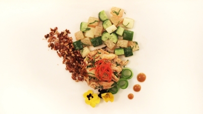 crab . lump . sautéed . apple . cucumber . pomelo . mint . tamarind dressing . brown rice crisp